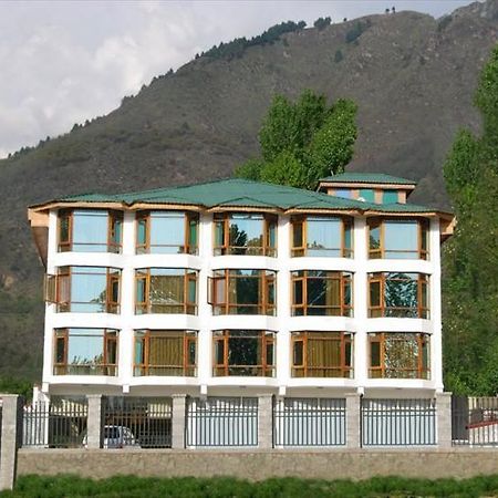 Hotel Grand Mahal Srīnagar Eksteriør bilde
